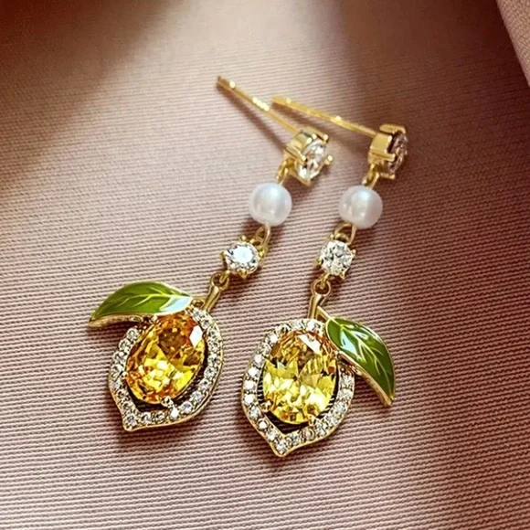 ✨Betsey Johnson Alora Lemon Drop Rhinestone Earrings - Picture 3 of 6